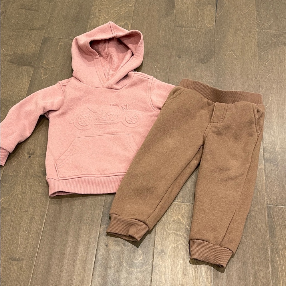 2T Boy Fleece Hoodie and Joggers Set
